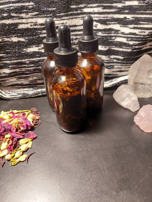 Love spell oil / Aphrodisiac Oil / Attracting oil