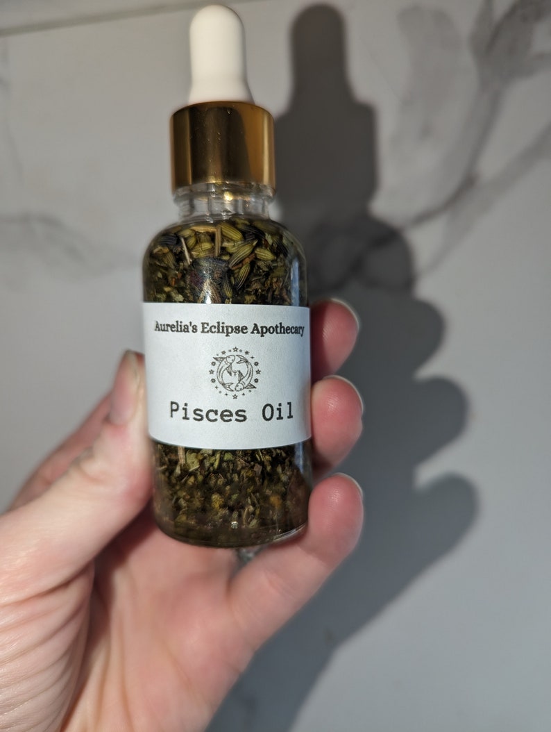 Pisces ritual oil